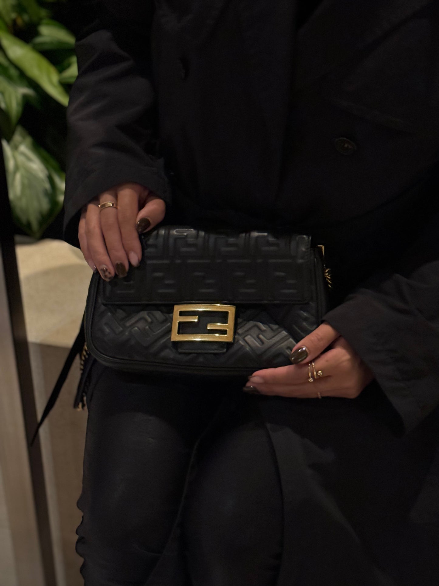 BLACK FENDI BAGUETTE (NEW ARRIVAL!)