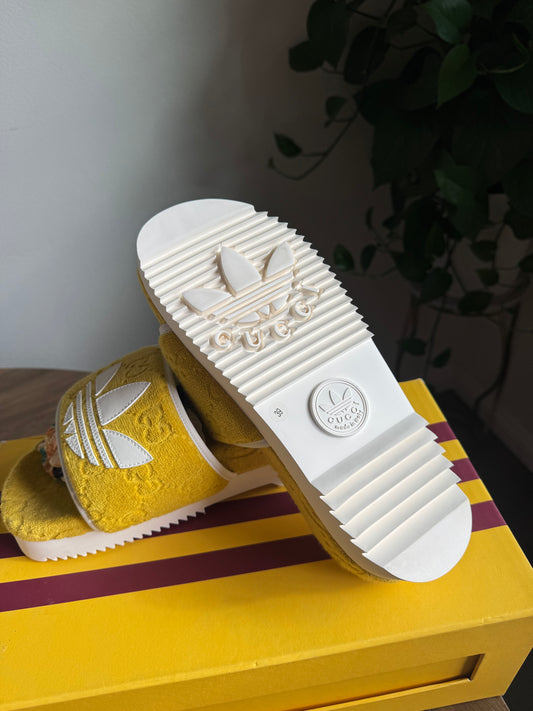 GUCCI x ADIDAS YELLOW SLIDES SIZE 39