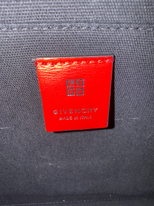 GIVENCHY x DISNEY COLLABORATION 101 DALMATIANS EDITION