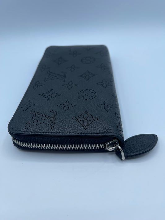 LOUIS VUITTON BLACK MAHINA ZIPPY WALLET