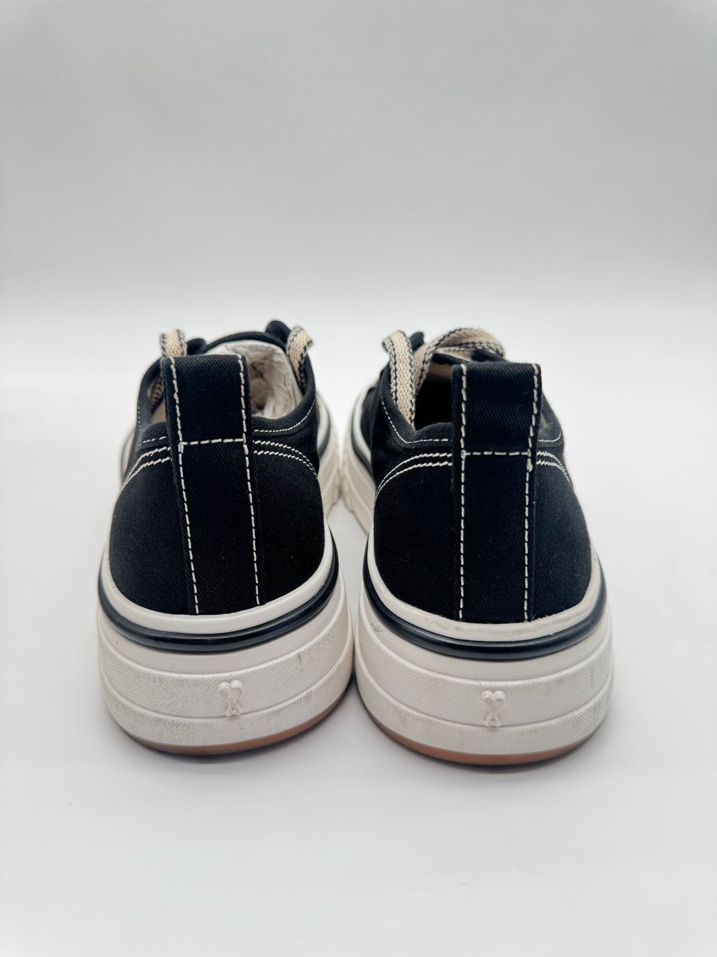 AMI SNEAKERS (MEN) Size 40