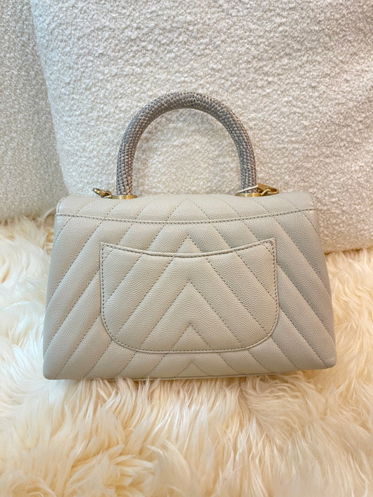 SMALL GREY COCO CHANEL LIZARD TOP HANDLE CHEVRON BAG