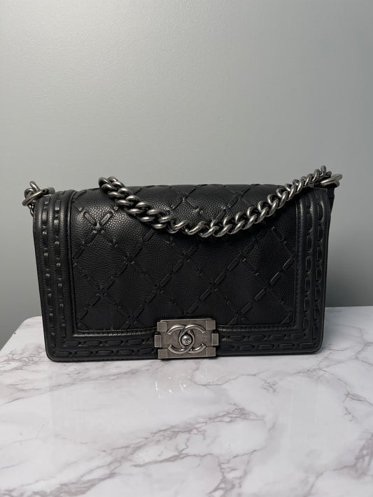 MEDIUM CHANEL BOY BLACK BAG