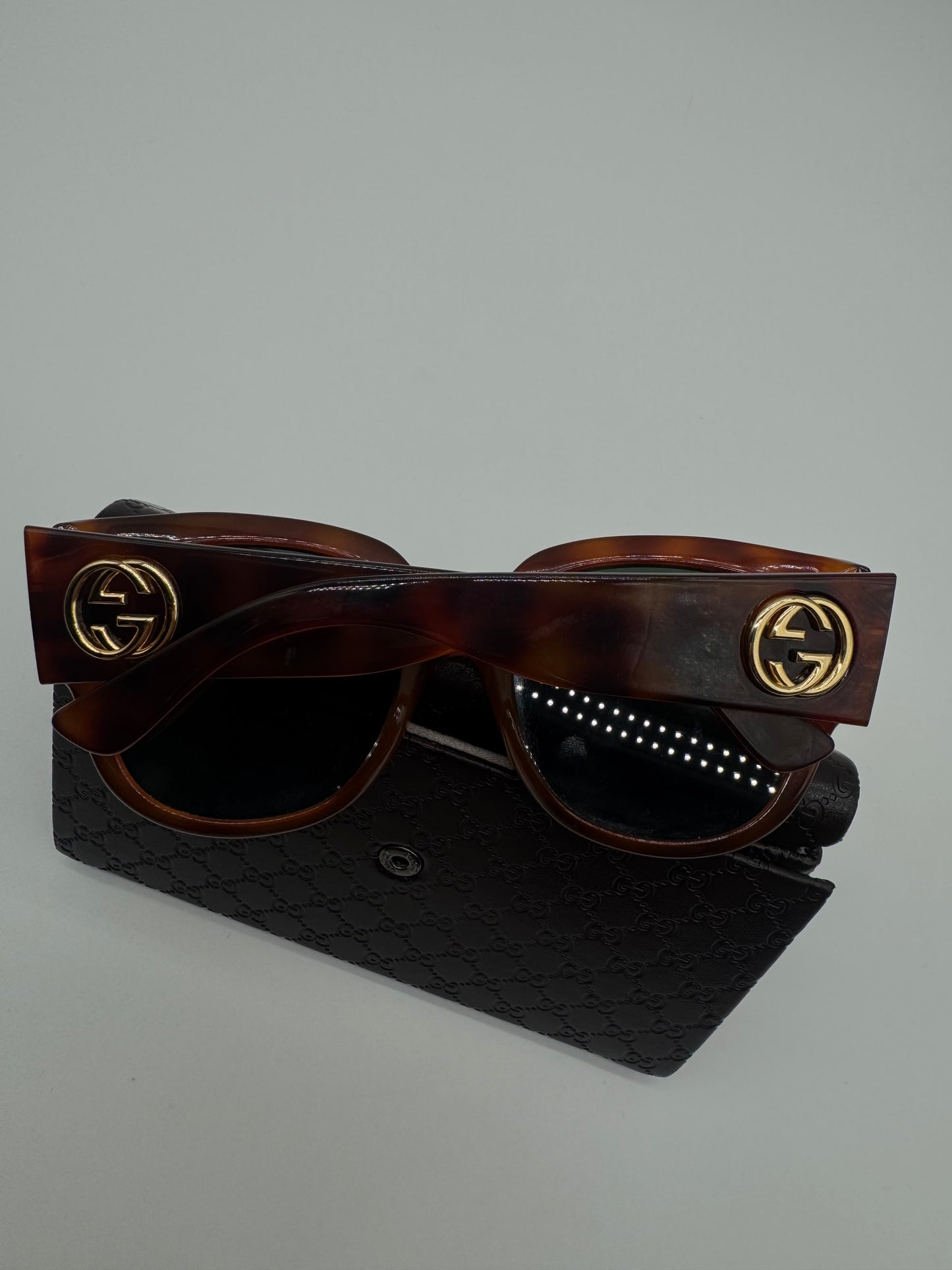 GUCCI SUNGLASSES