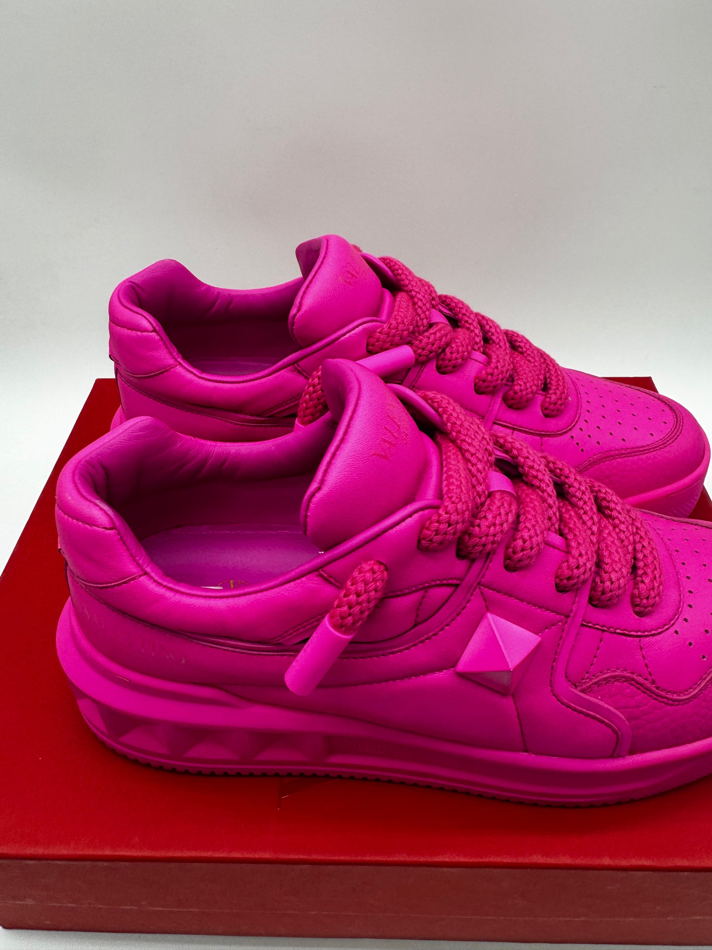 VALENTINO MEN’S SNEAKERS SIZE 43 (LIMITED EDITION)