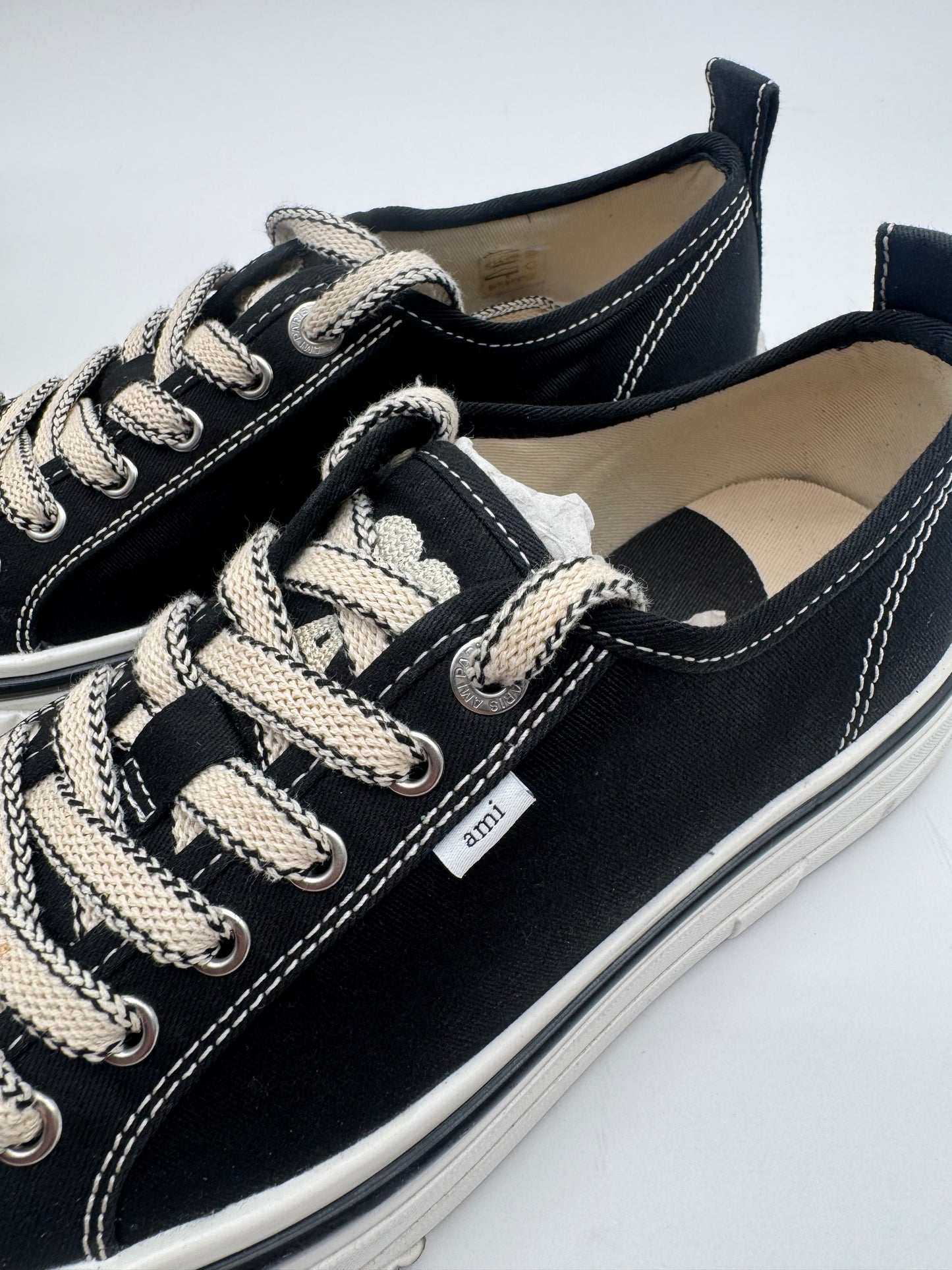 AMI SNEAKERS (MEN) Size 40