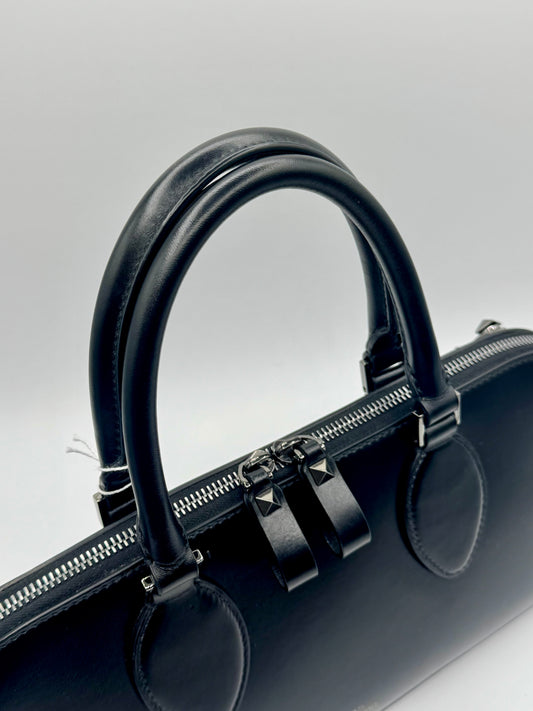 BLACK STUDDED VALENTINO BAG WITH STRAP