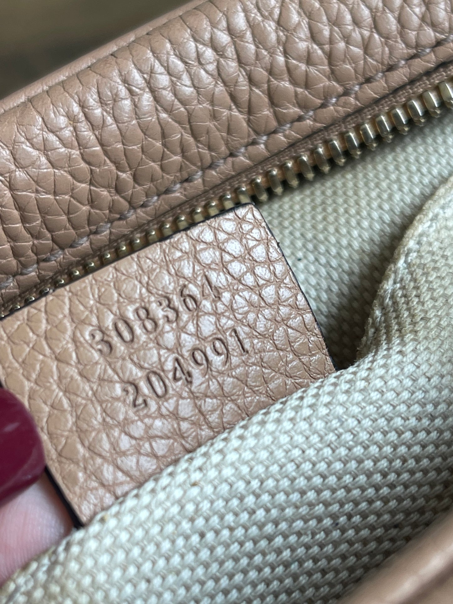 BEIGE GUCCI SOHO CROSSBODY