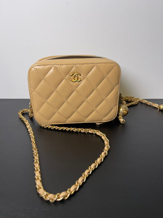 CHANEL VANITY CASE BEIGE LAMBSKIN CROSSBODY