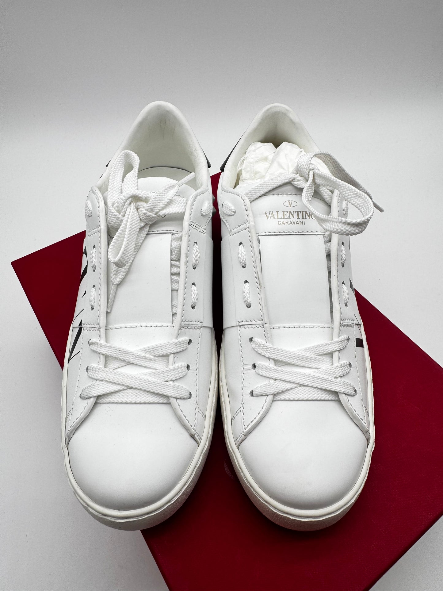 VALENTINO WOMENS SNEAKERS SIZE 7