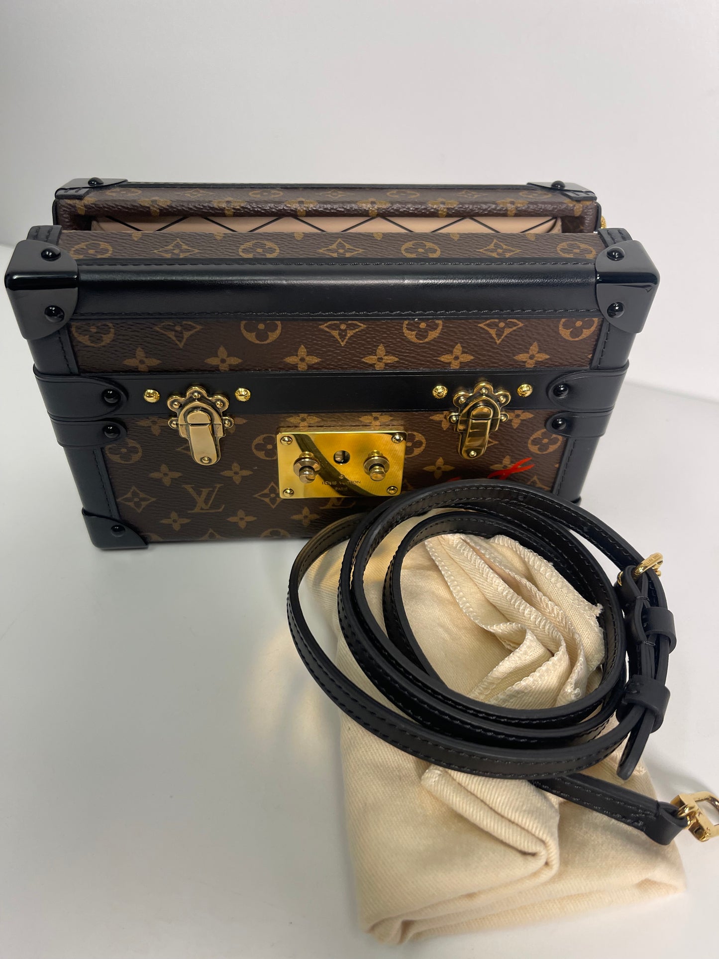 LOUIS VUITTON PETITE MALLE TRUNK CHIPPED FULL SET