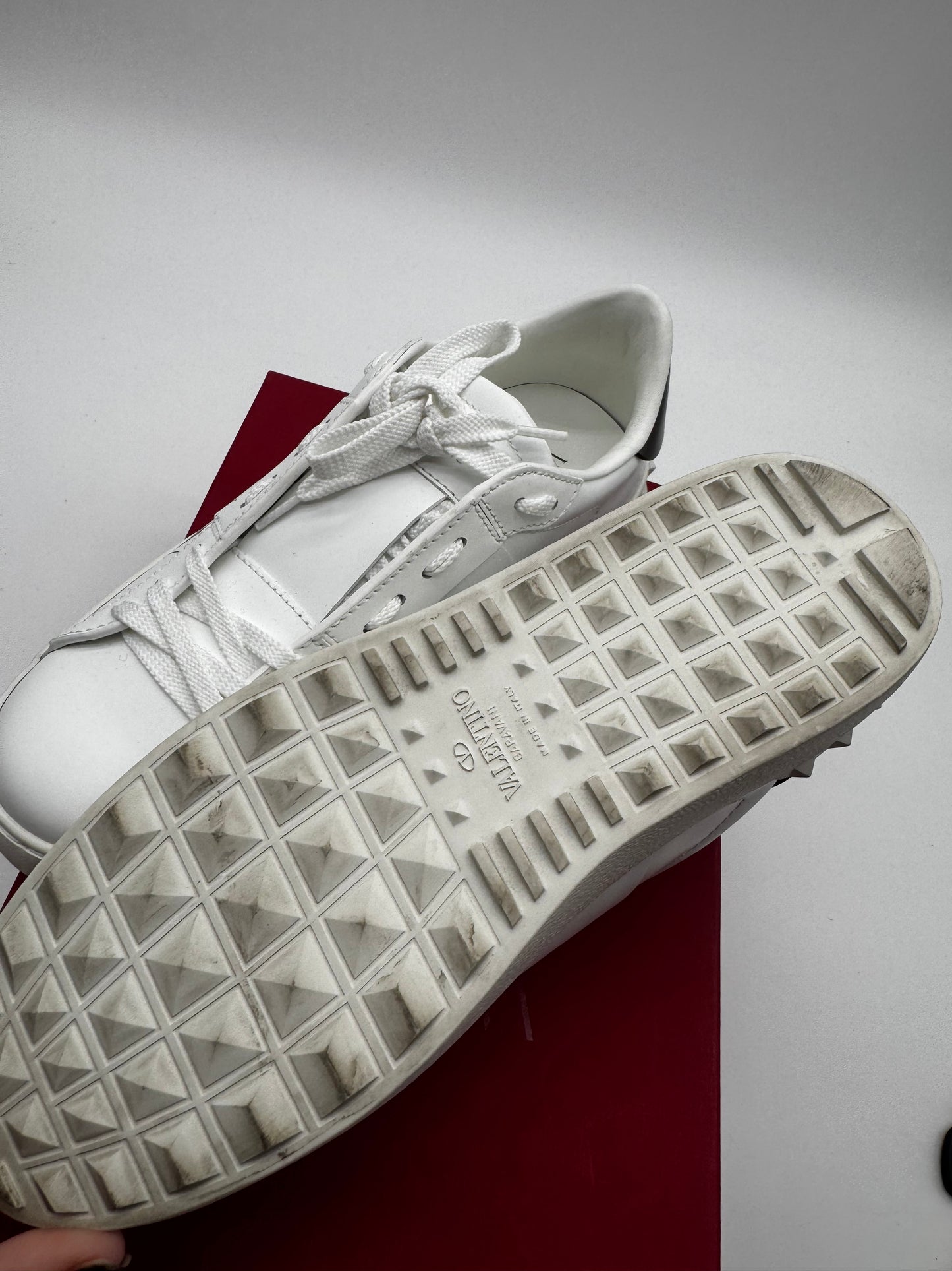 VALENTINO WOMENS SNEAKERS SIZE 7