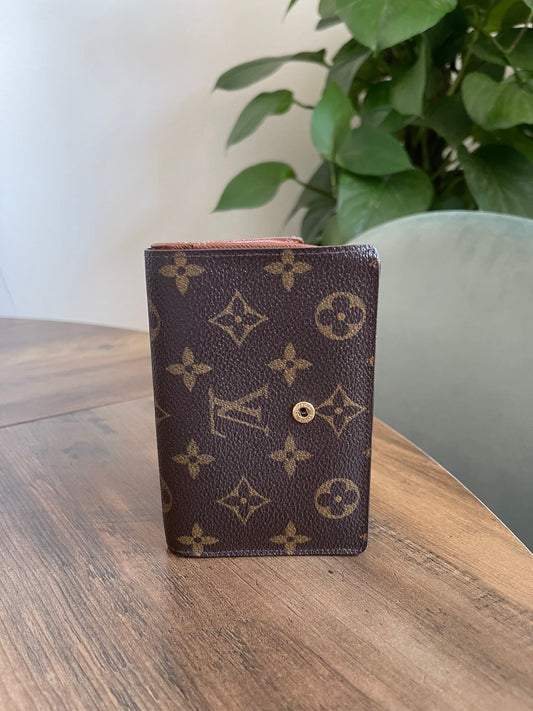 MONOGRAM LOUIS VUITTON KISSLOCK WALLET