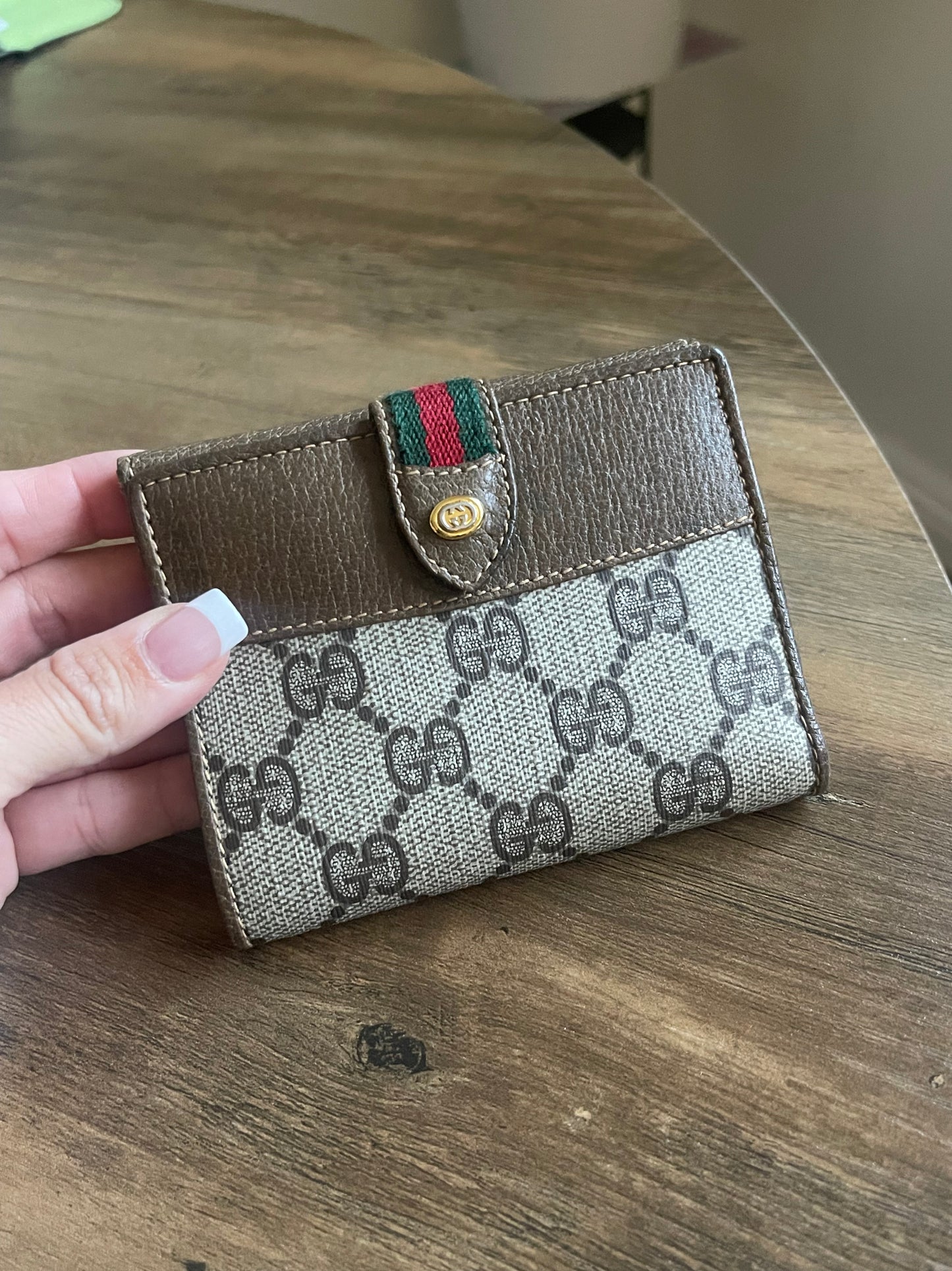 VINTAGE GUCCI BI-FOLD WALLET