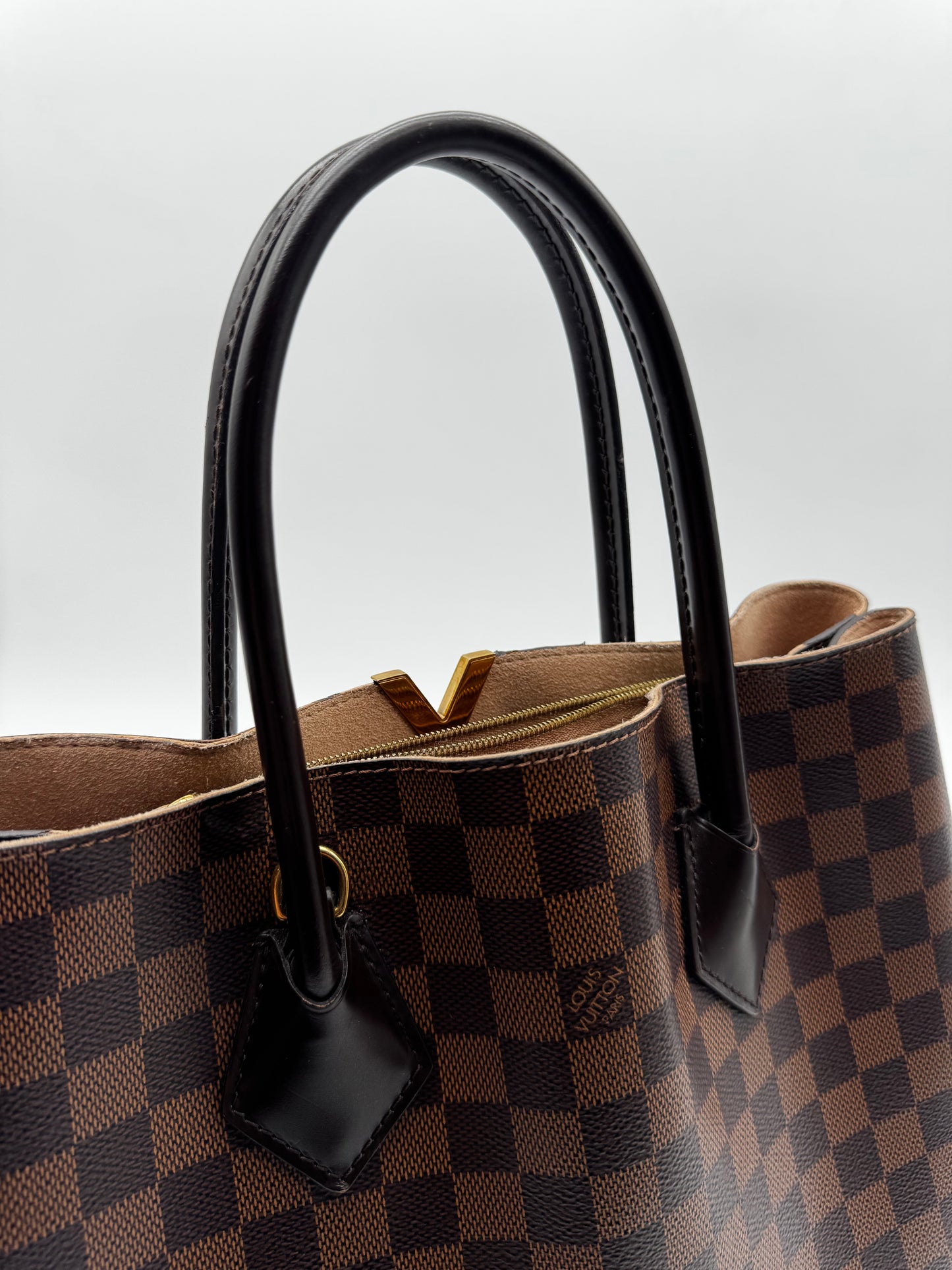 LOUIS VUITTON TOTE WITH KEY POUCH INCLUDED