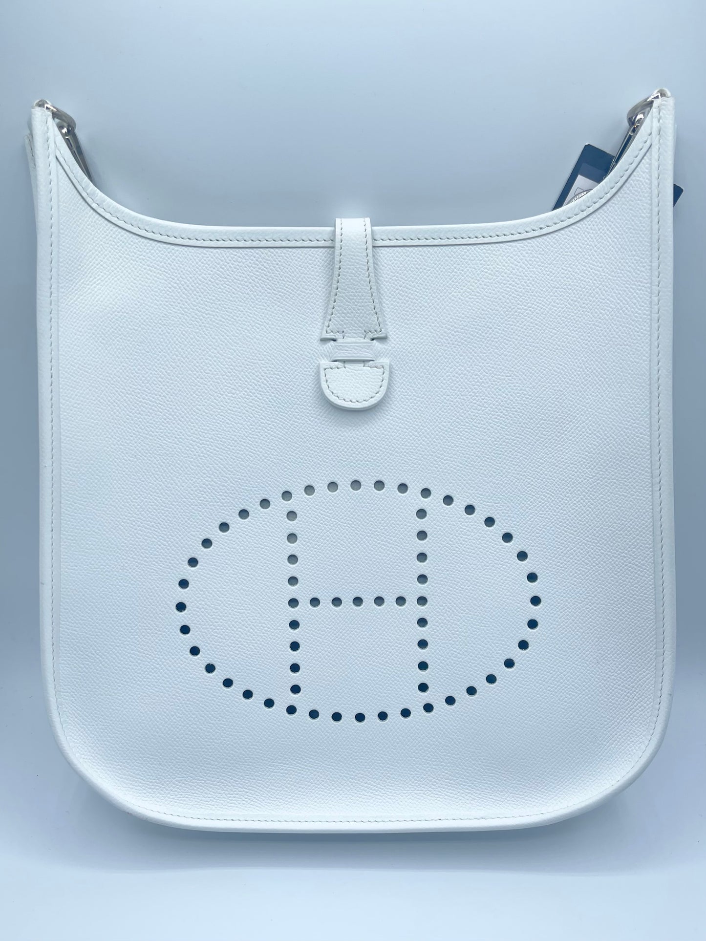 WHITE EVELYN HERMES GM (MORE PHOTOS COMING SOON!)