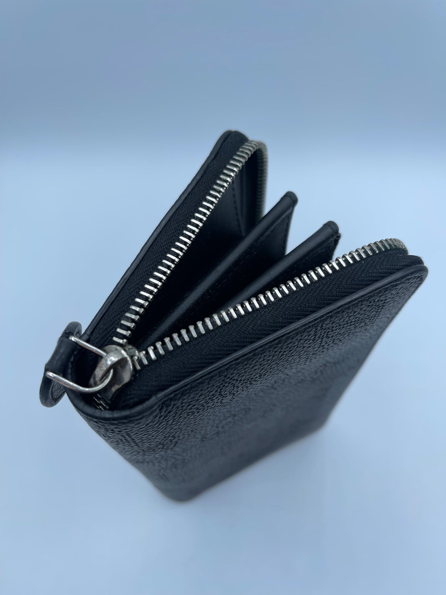 LOUIS VUITTON BLACK MAHINA ZIPPY WALLET