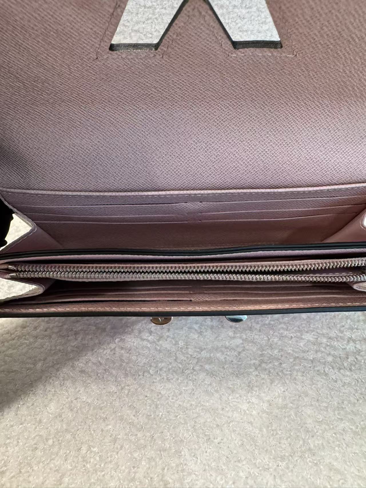 Louis Vuitton Twist Handbag