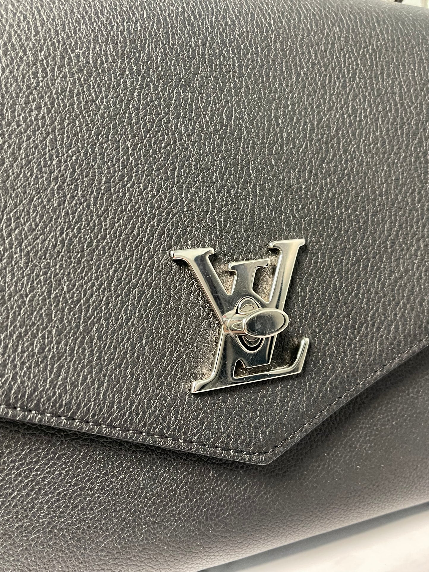 LOUIS VUITTON LOCKME BAG BLACK