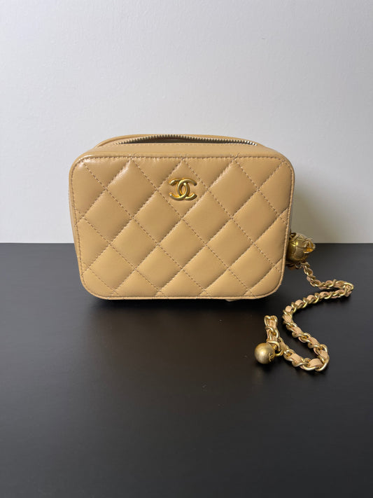CHANEL VANITY CASE BEIGE LAMBSKIN CROSSBODY