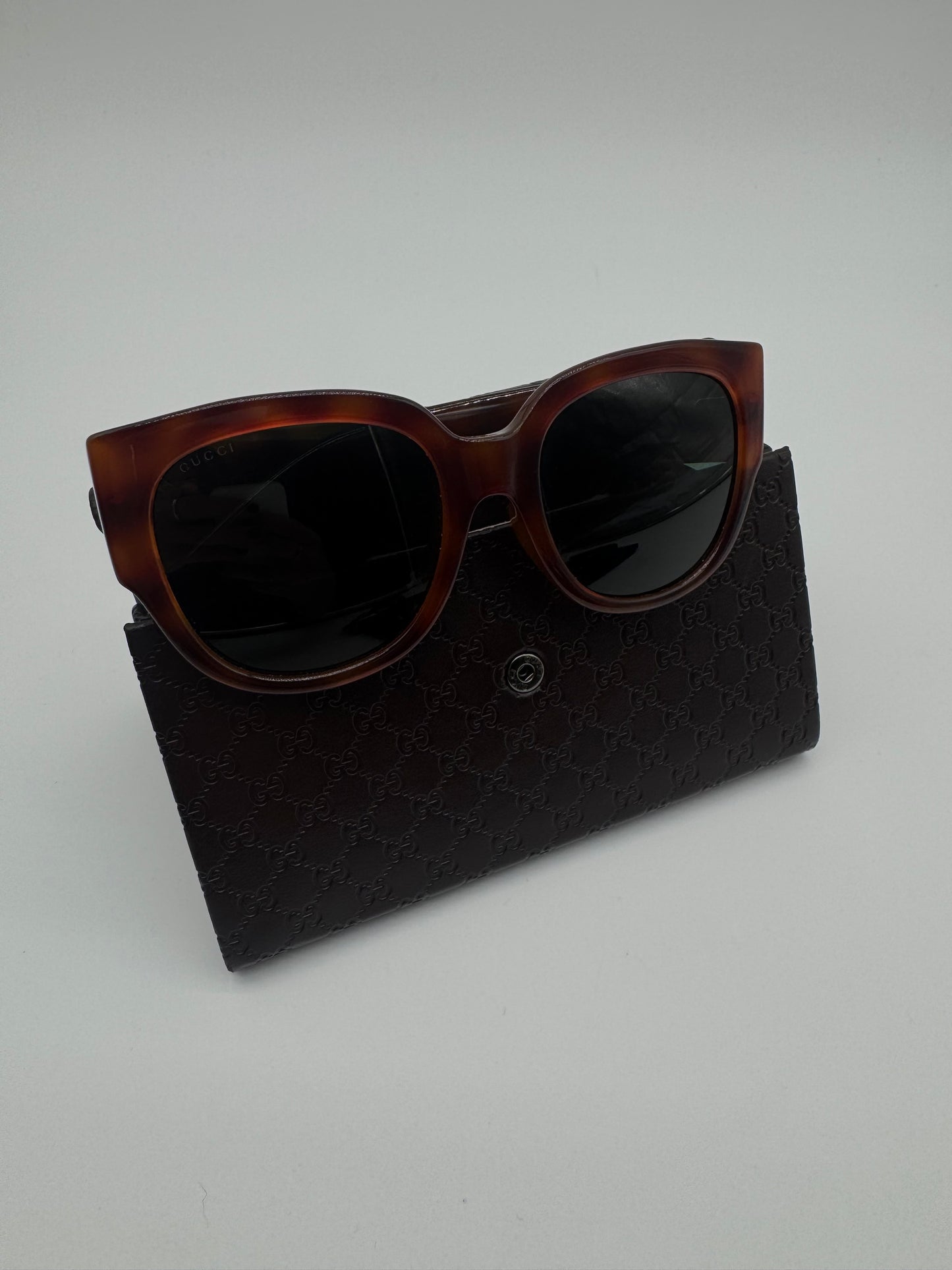 GUCCI SUNGLASSES