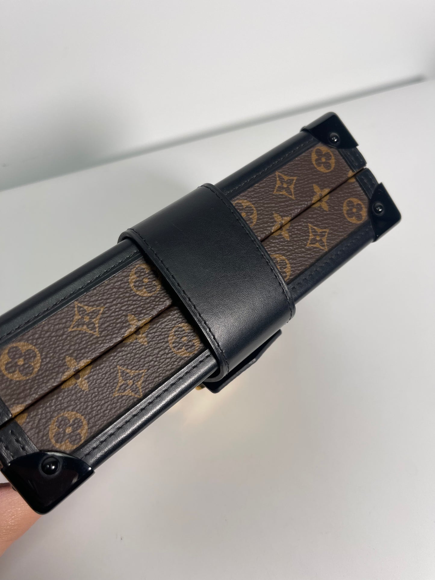 LOUIS VUITTON PETITE MALLE TRUNK CHIPPED FULL SET