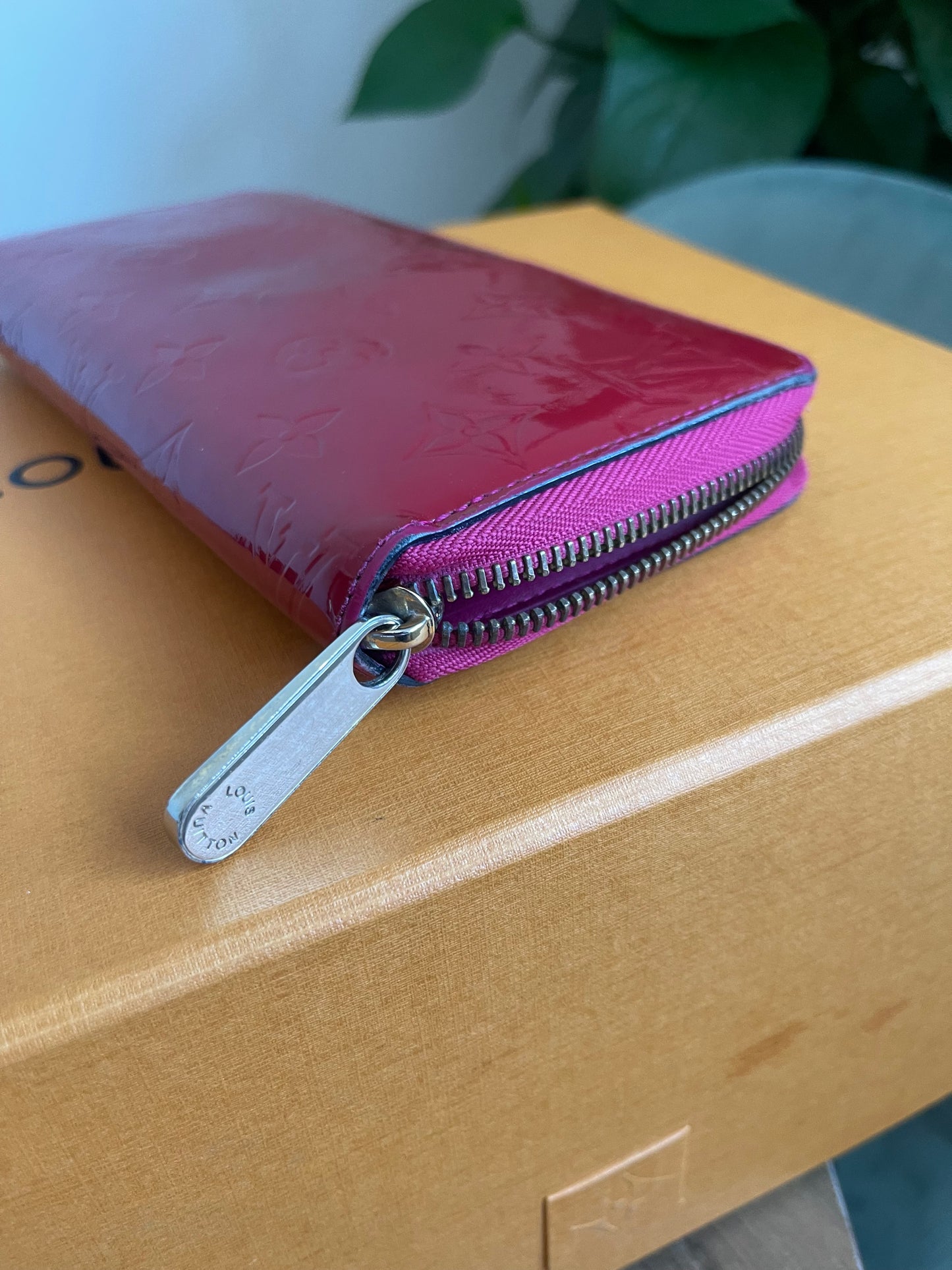 RED LOUIS VUITTON VERNIS ZIPPY WALLET