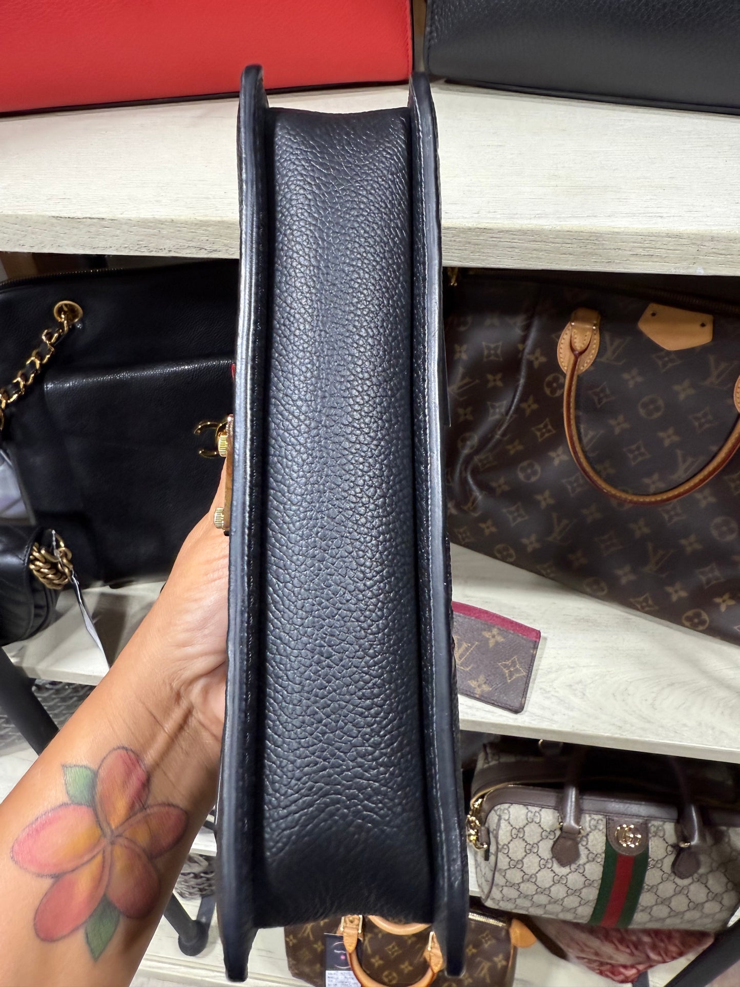 LOUIS VUITTON POCHETTE EAST WEST