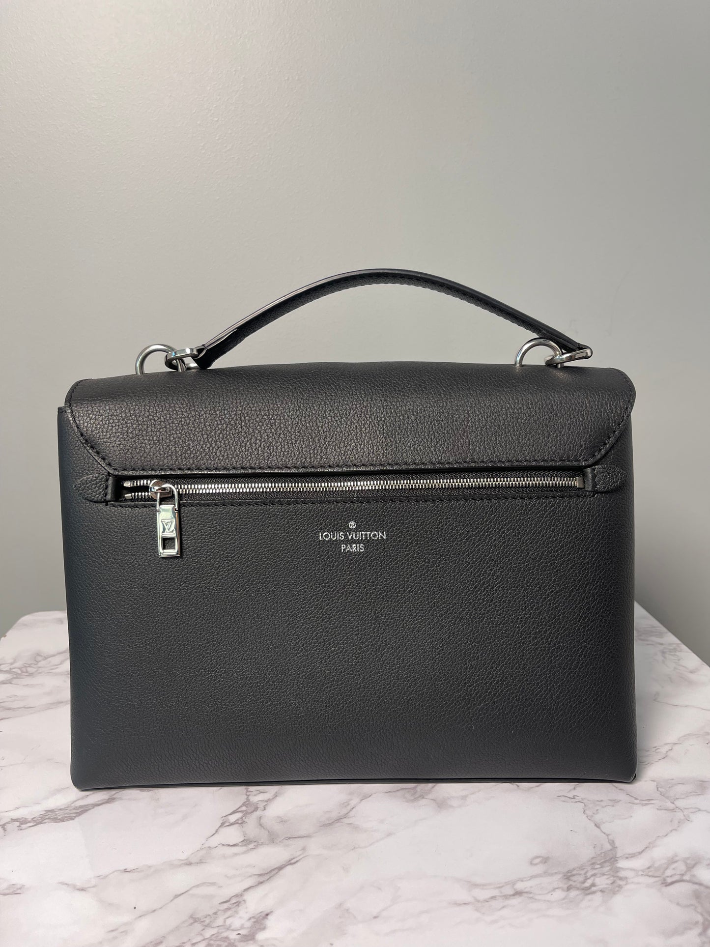 LOUIS VUITTON LOCKME BAG BLACK