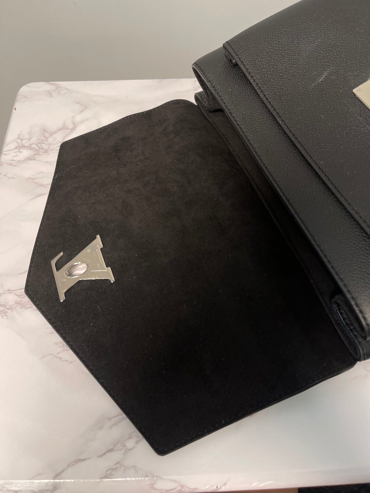 LOUIS VUITTON LOCKME BAG BLACK