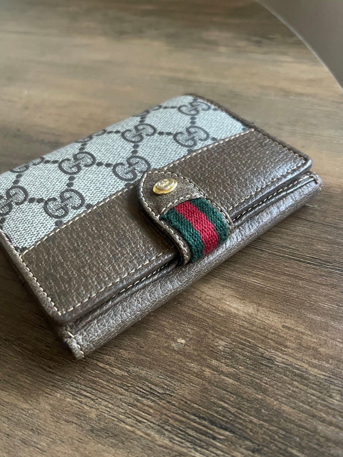 VINTAGE GUCCI BI-FOLD WALLET