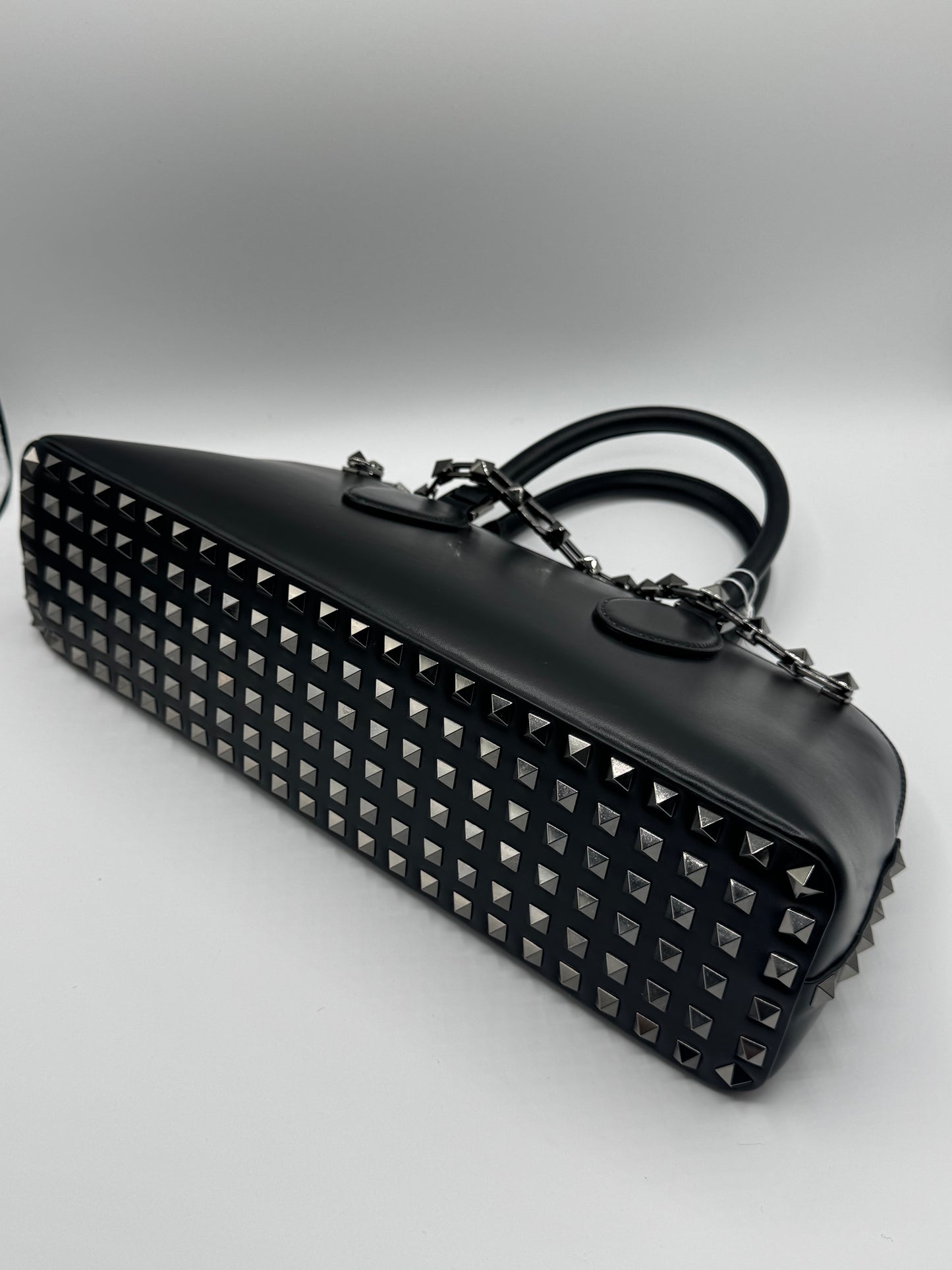 BLACK STUDDED VALENTINO BAG WITH STRAP