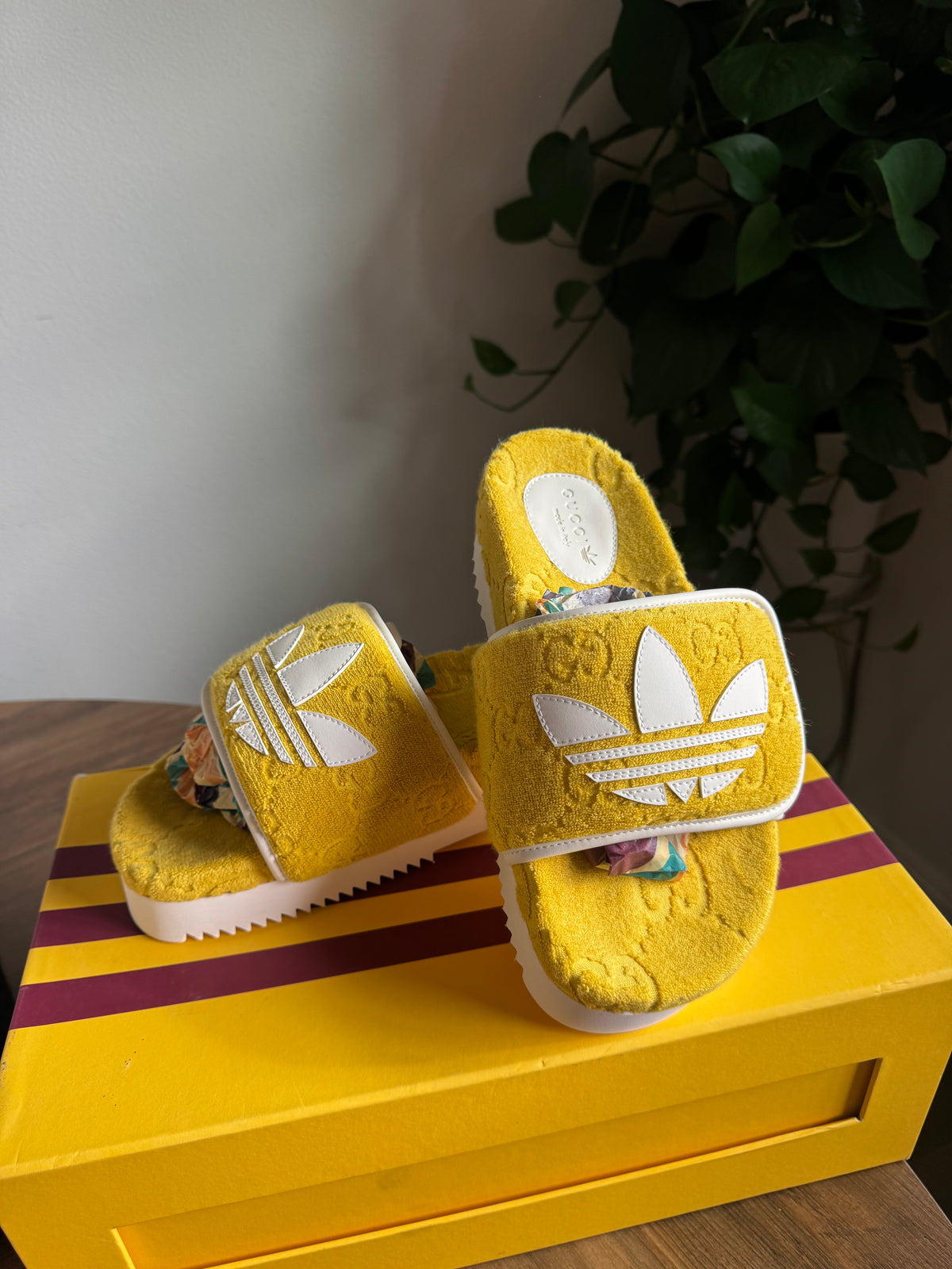 GUCCI x ADIDAS YELLOW SLIDES SIZE 39