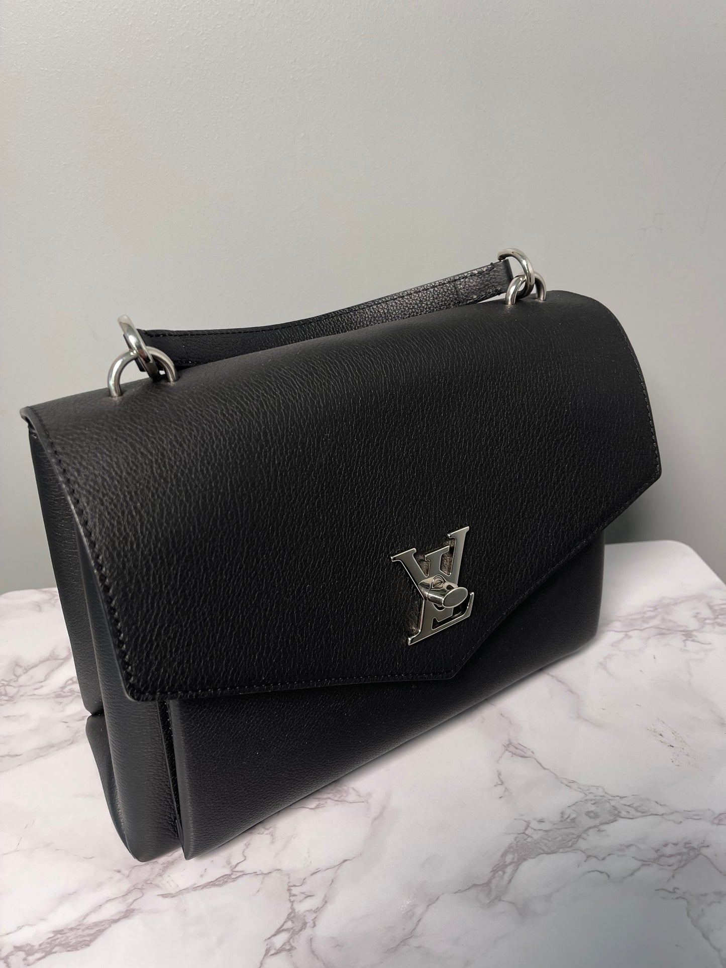 LOUIS VUITTON LOCKME BAG BLACK