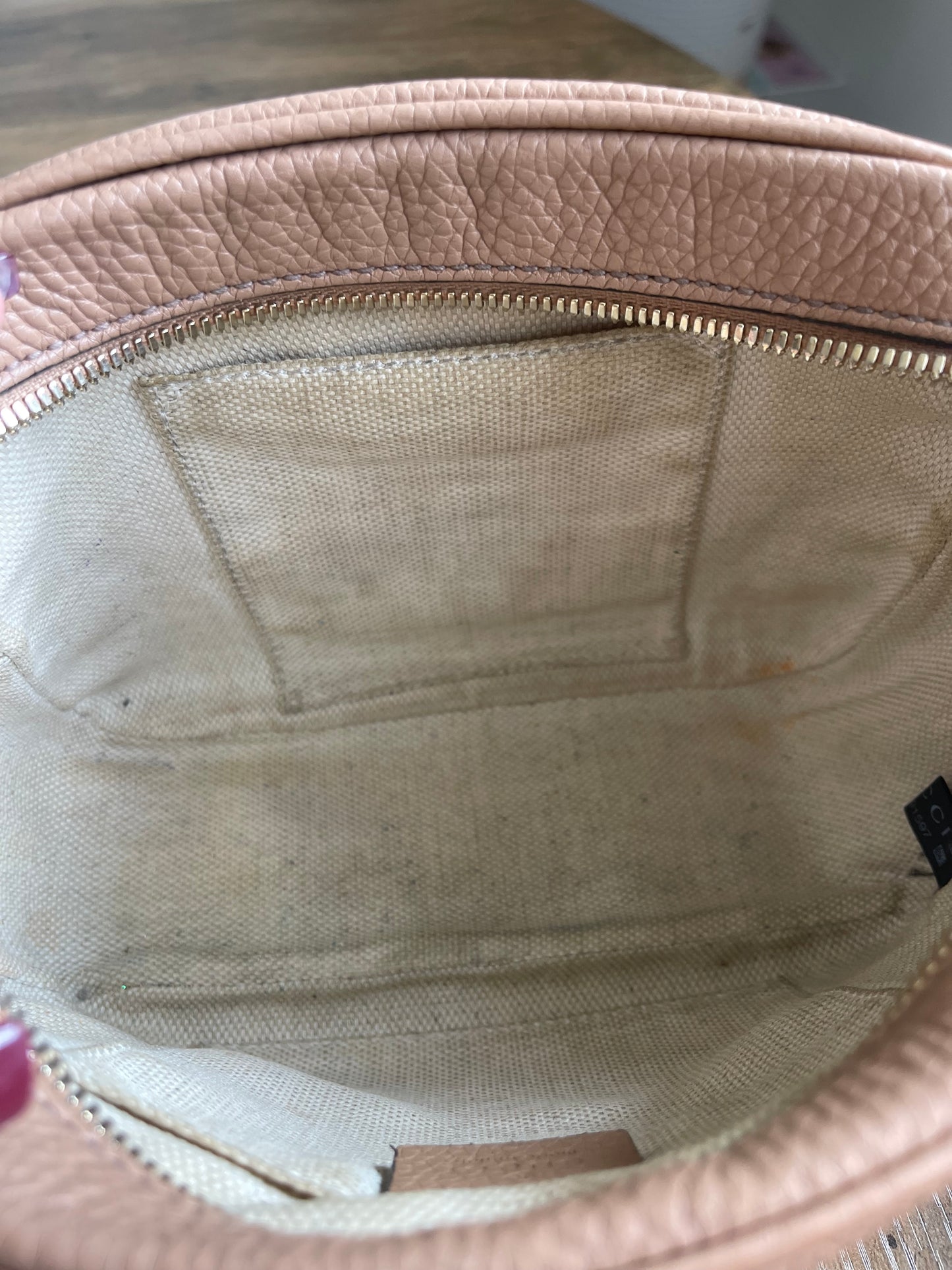 BEIGE GUCCI SOHO CROSSBODY