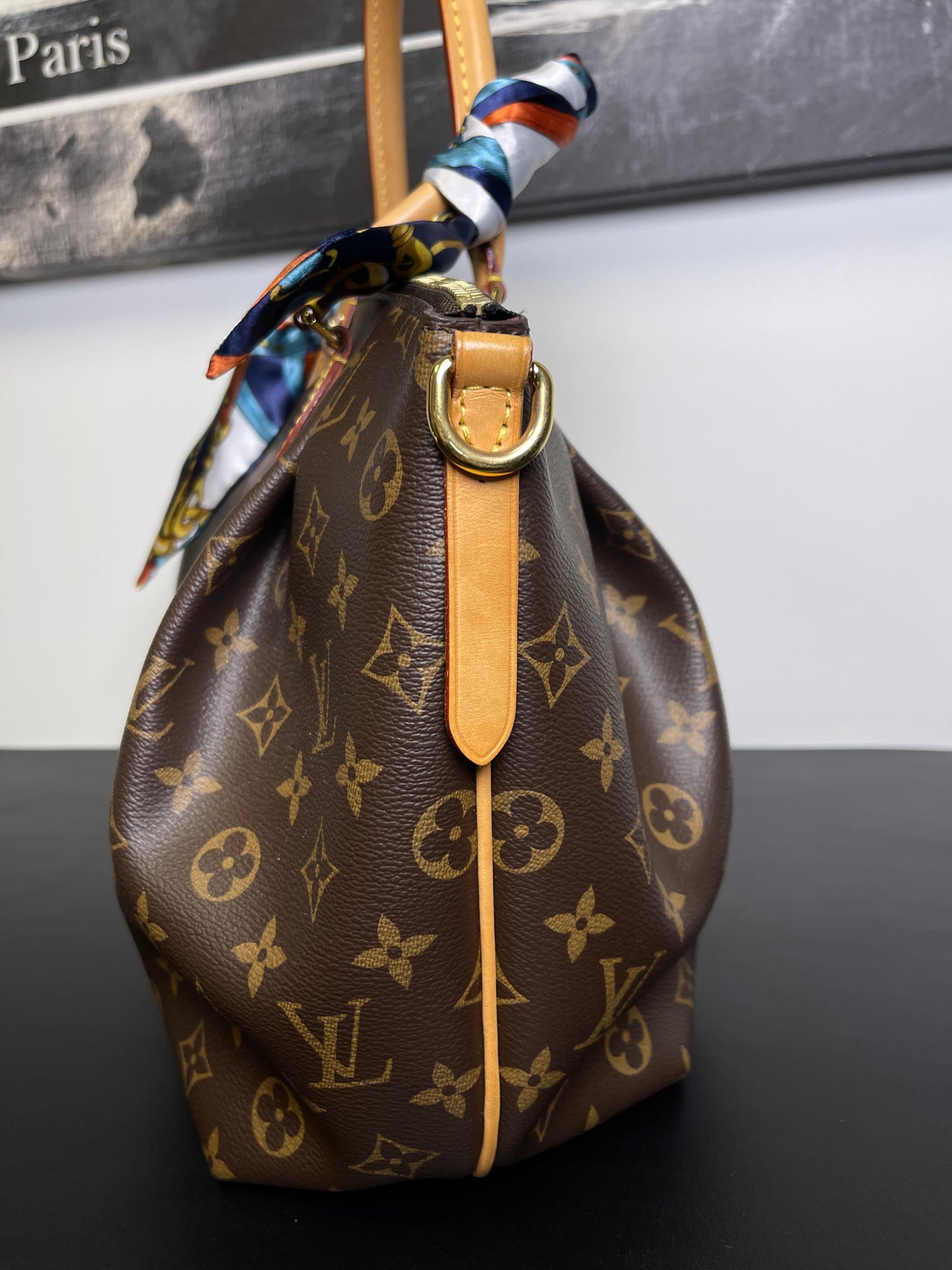 LOUIS VUITTON MM TURNNE