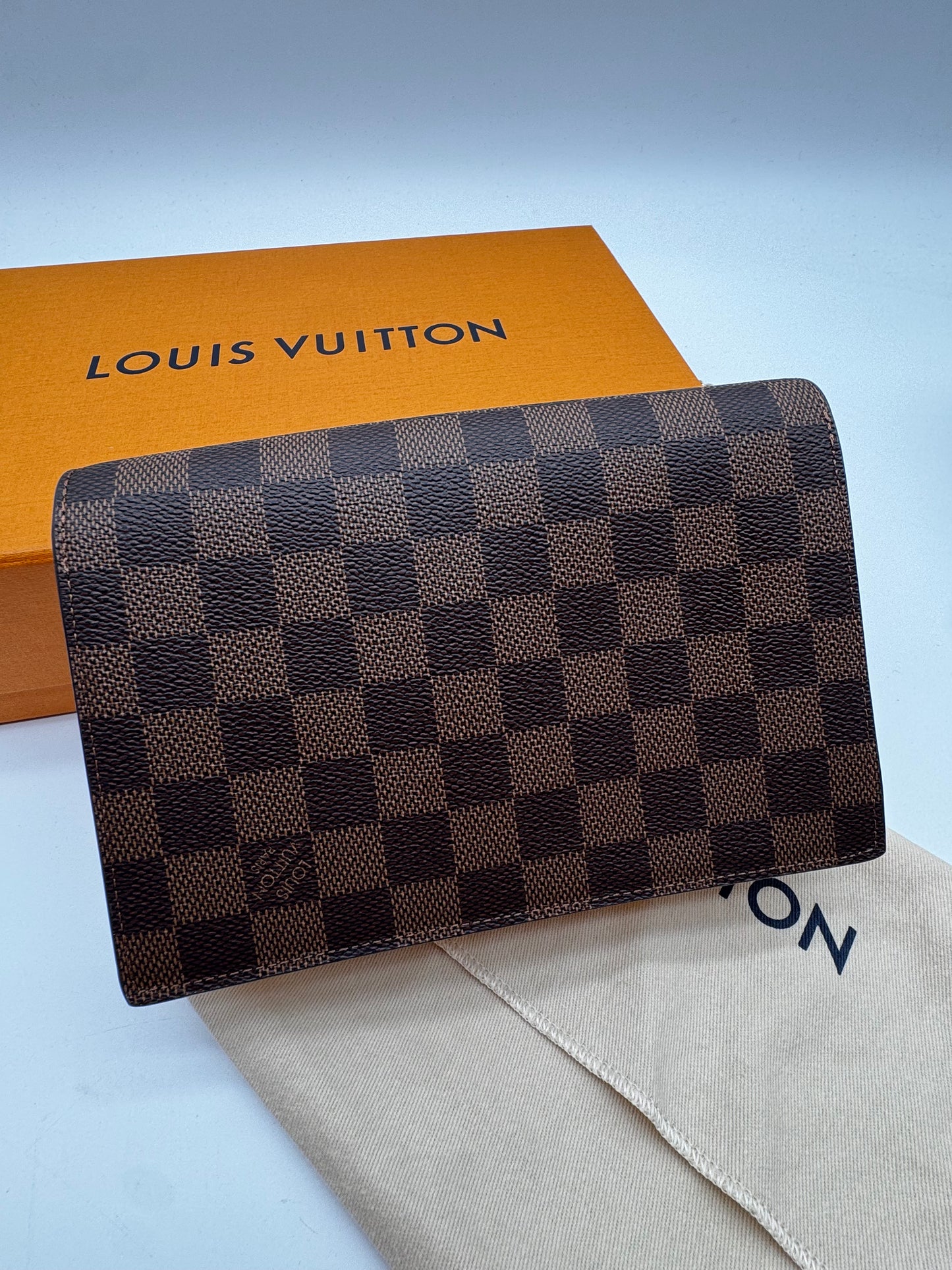 LOUIS VUITTON WALLET ON CHAIN (DISCONTINUED)