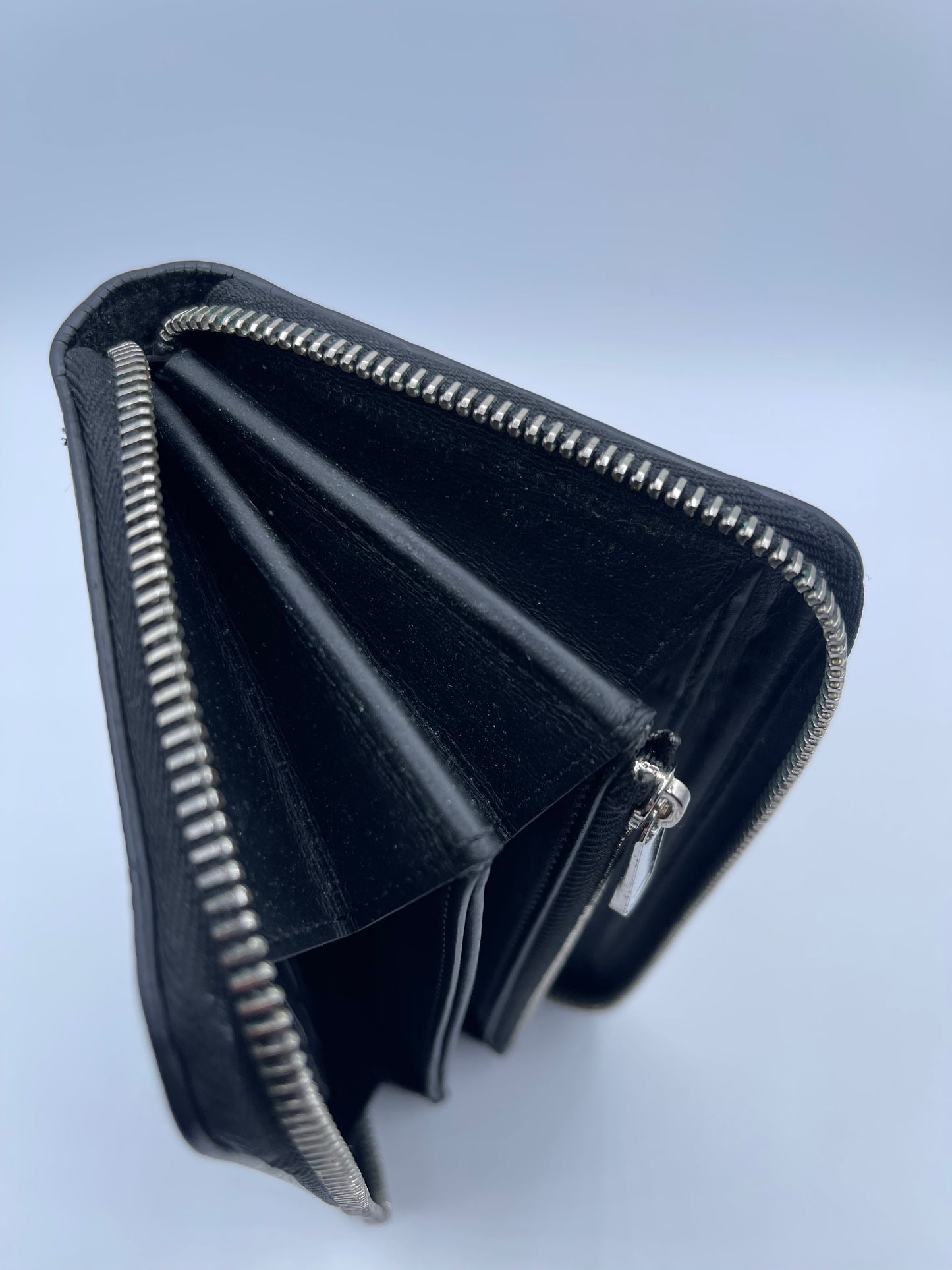 LOUIS VUITTON BLACK MAHINA ZIPPY WALLET