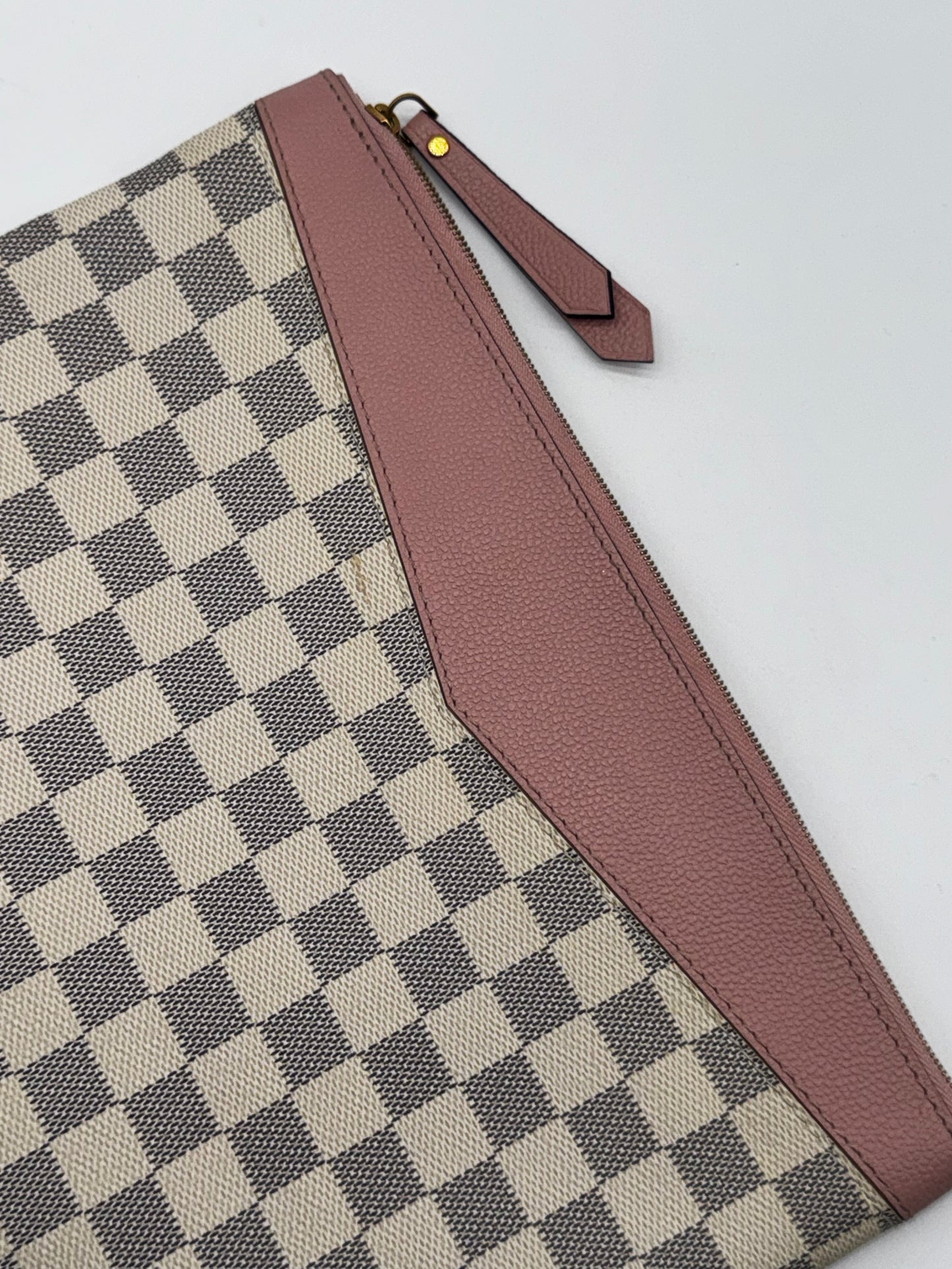 LOUIS VUITTON TOILETRY POUCH AZUR DAMIER PINK INTERIOR