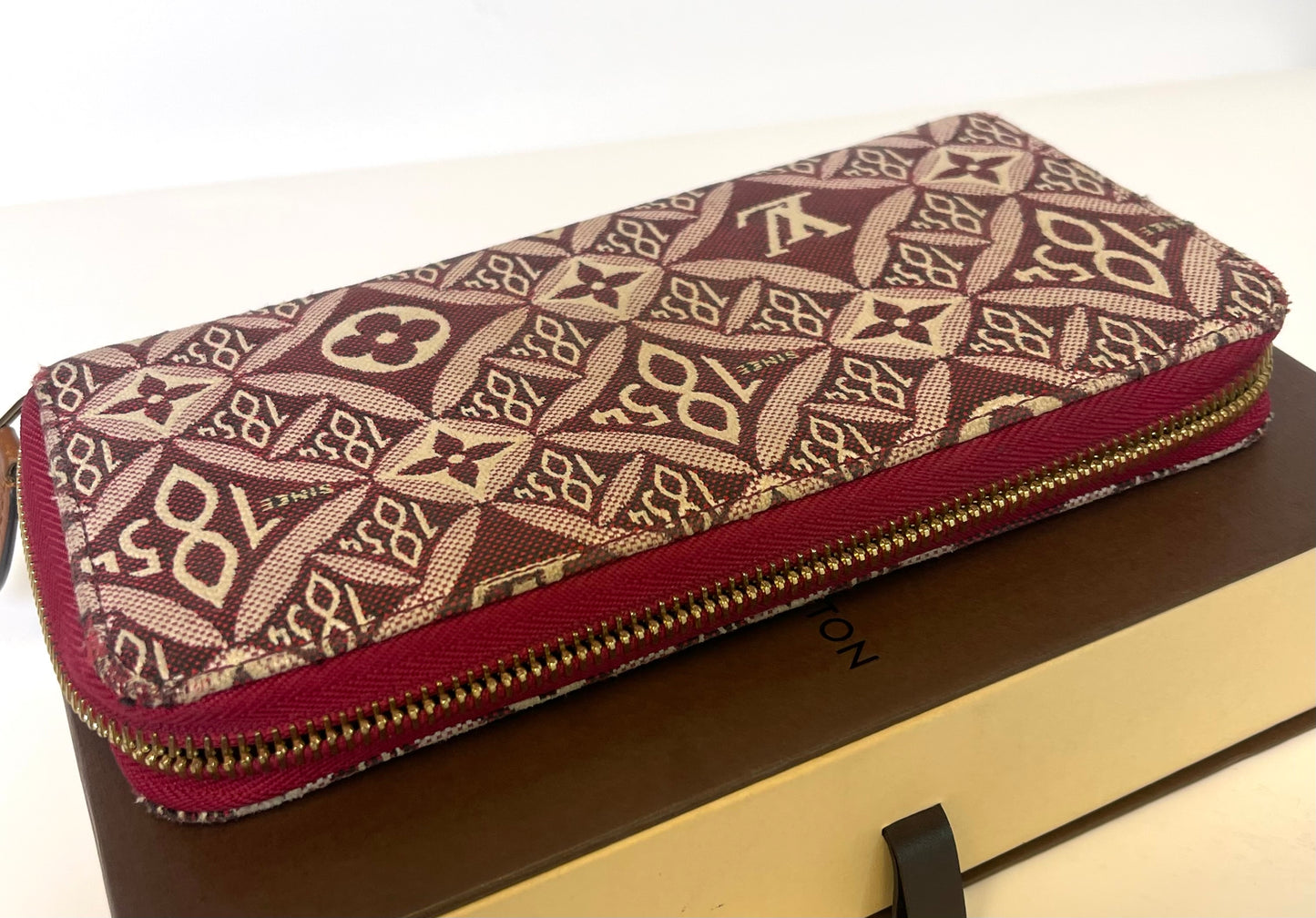 LOUIS VUITTON 1854 JACQUARD COLLECTION ZIPPY WALLET