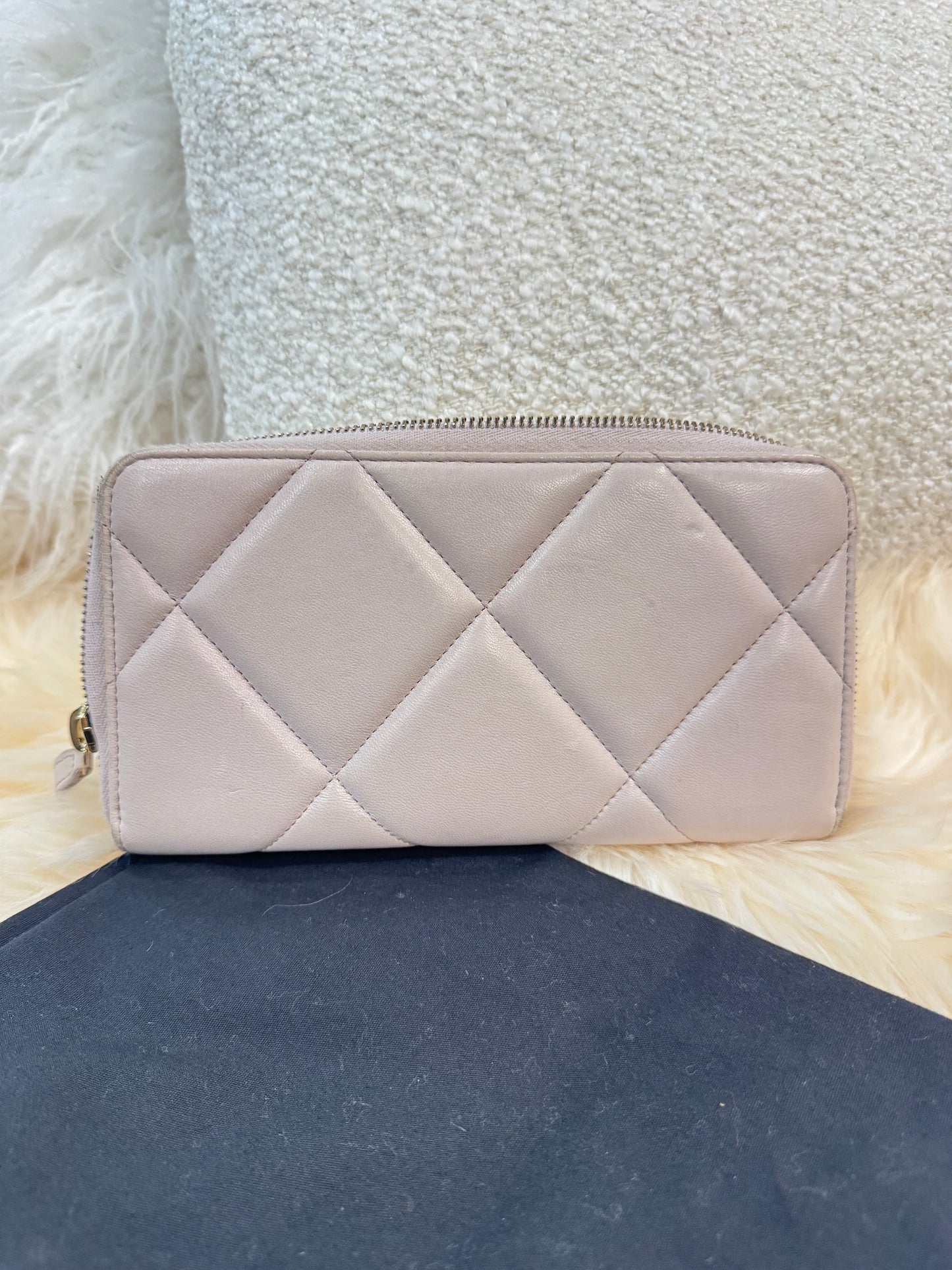 CHANEL LAMBSKIN LILAC GOLD HARDWARE