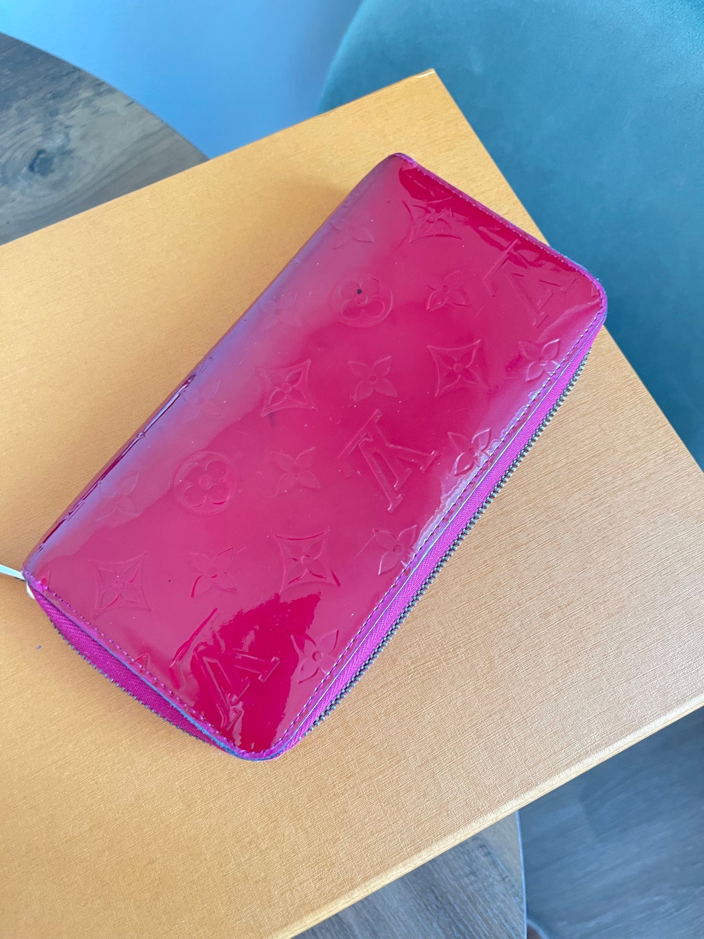 RED LOUIS VUITTON VERNIS ZIPPY WALLET
