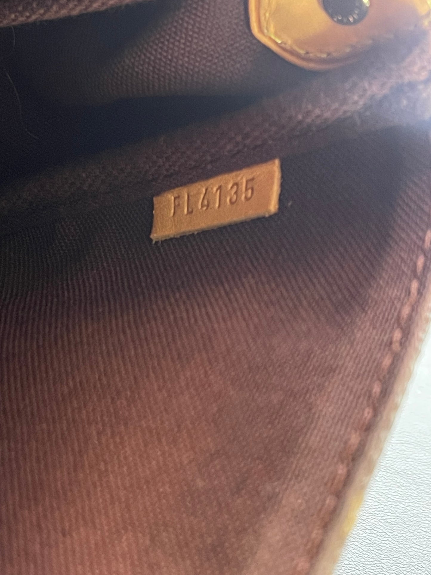 LOUIS VUITTON MM MONOGRAM FAVORITE