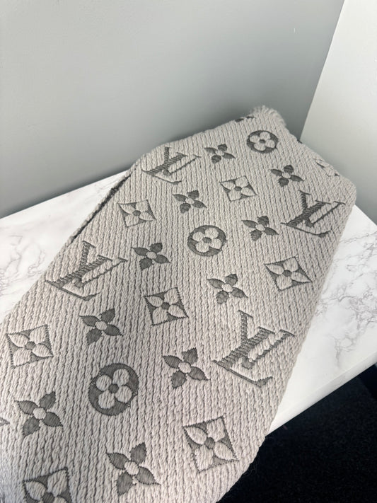 GREY LOUIS VUITTON SCARF