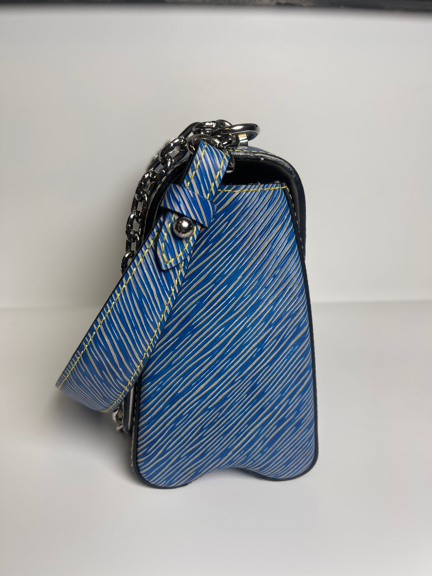 LOUIS VUITTON TWIST EPI BLUE CROSSBODY