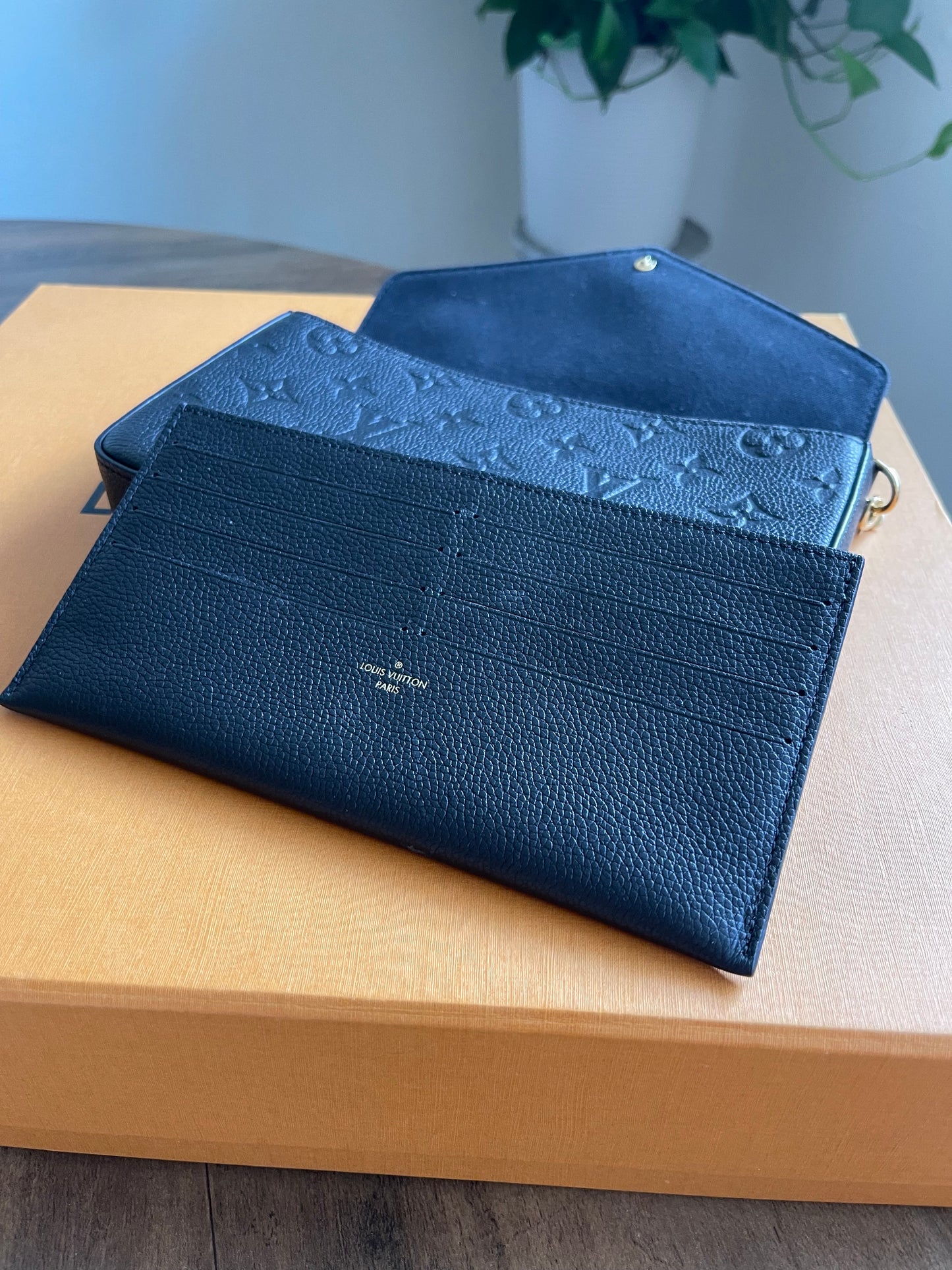 BLACK LOUIS VUITTON FELICIE ONE MISSING INSERT