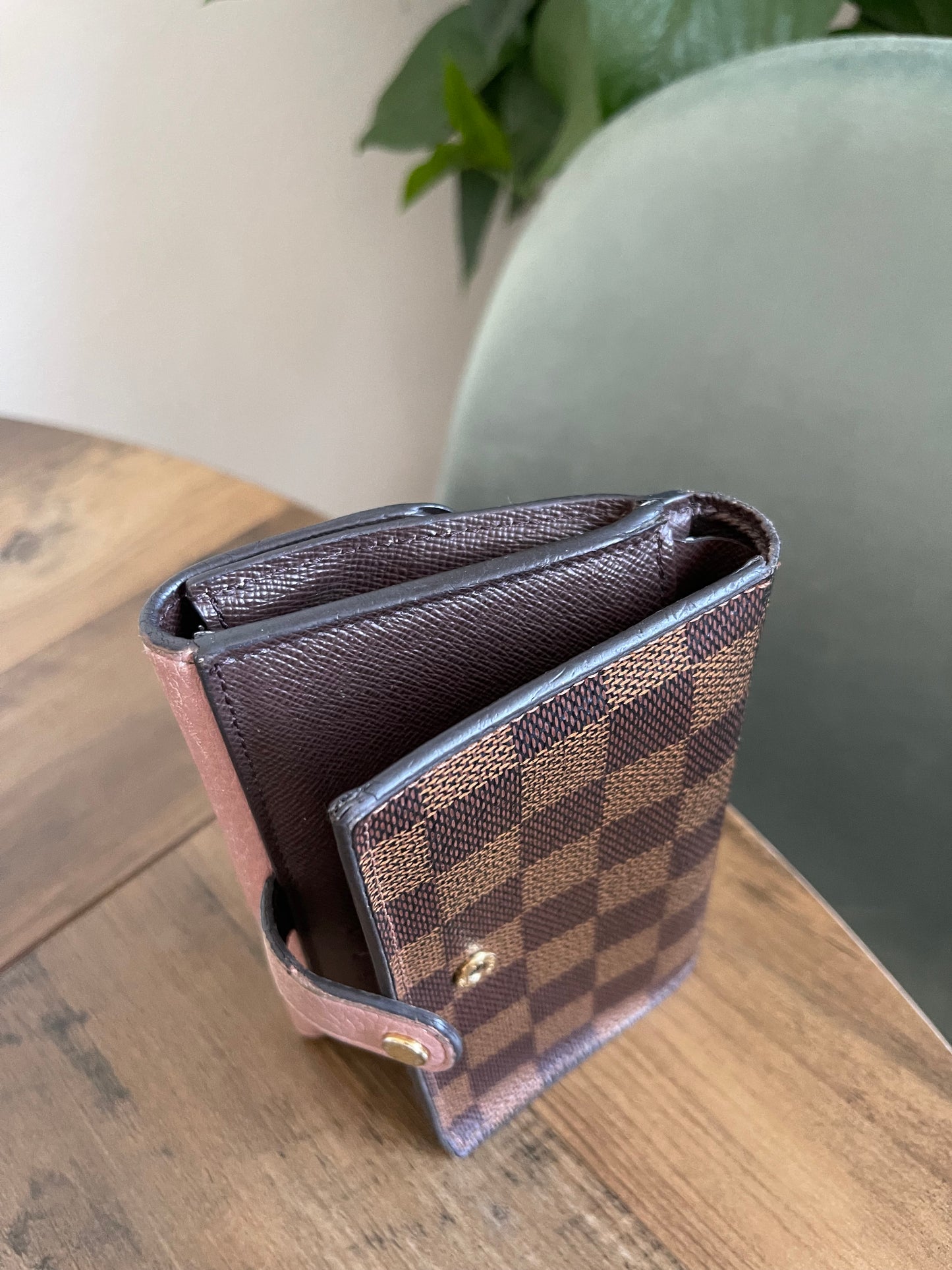 LOUIS VUITTON DAMIER EBENE WALLET