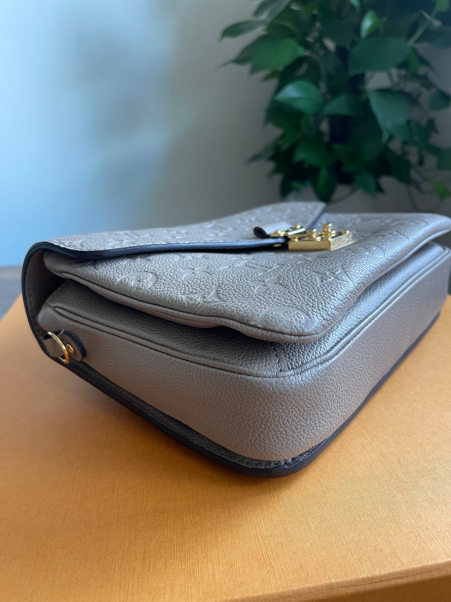 LOUIS VUITTON POCHETTE MÉTIS