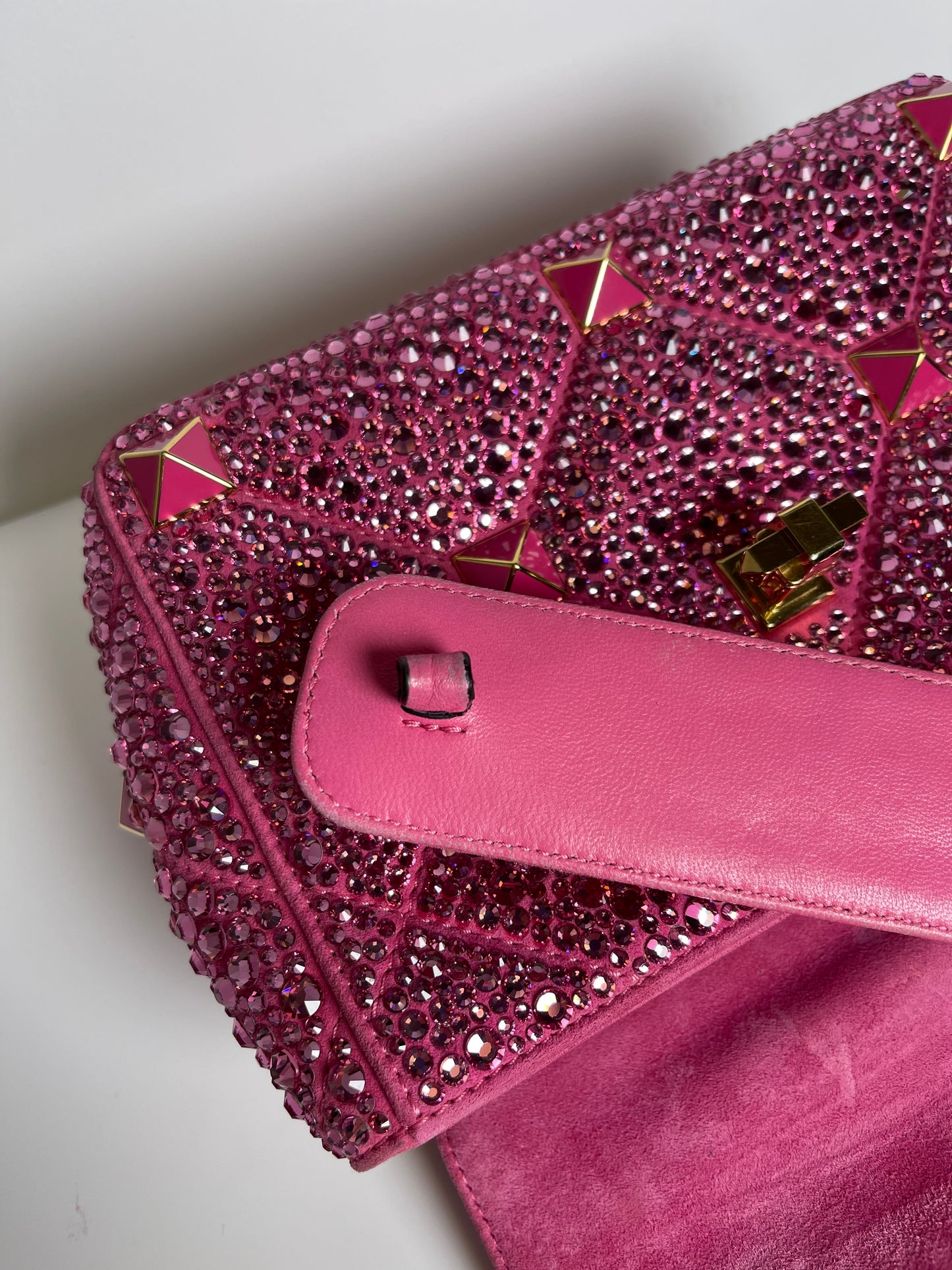 VALENTINO GARAVANI SHOULDER BAG PINK CRYSTAL ROMAN STUD