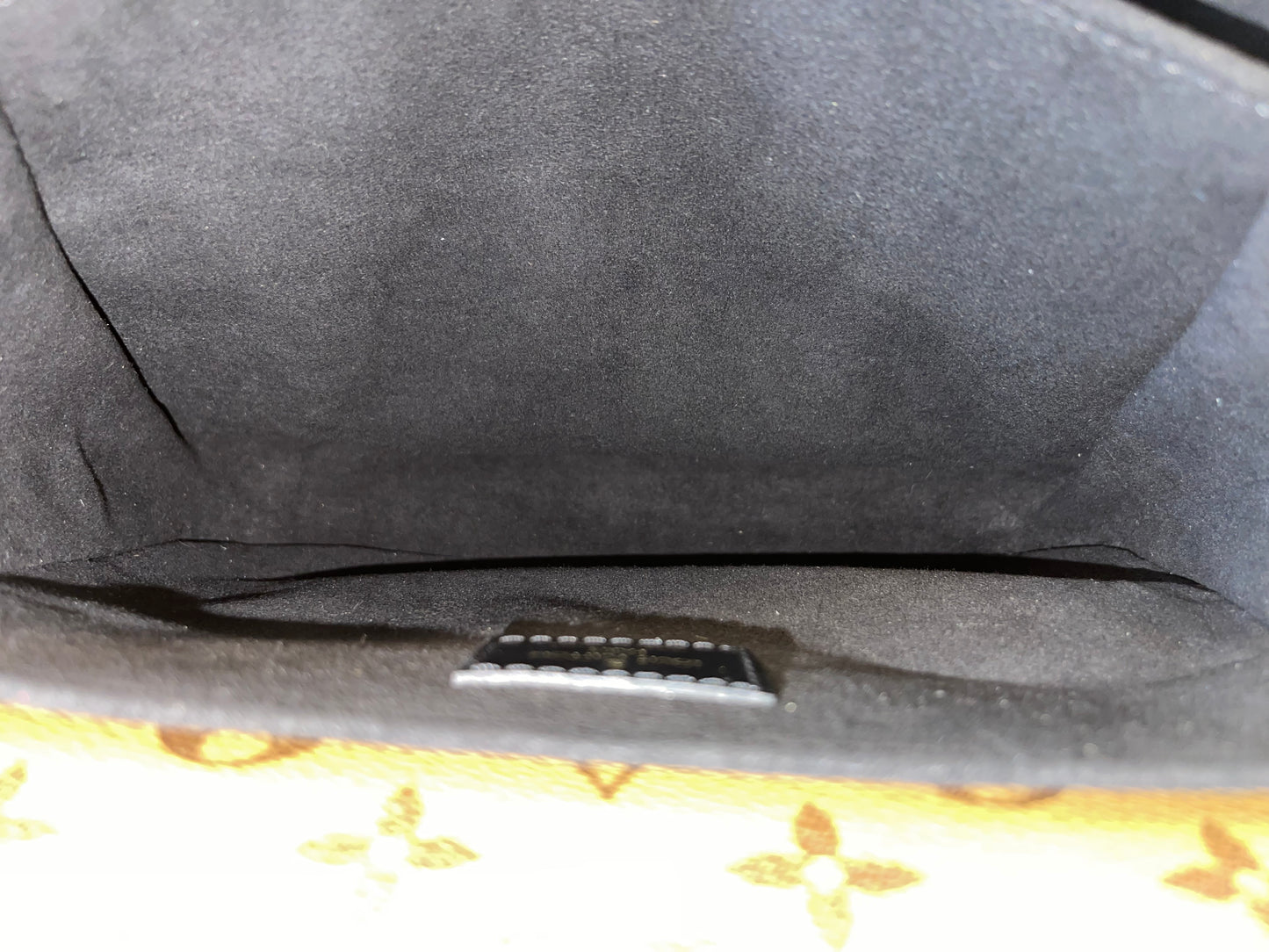 LOUIS VUITTON REVERSE MONOGRAM POCHETTE MÉTIS (LIKE-NEW!)